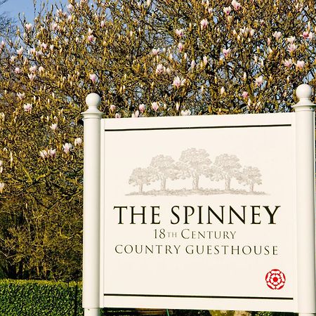 The Spinney バーンスタプル エクステリア 写真
